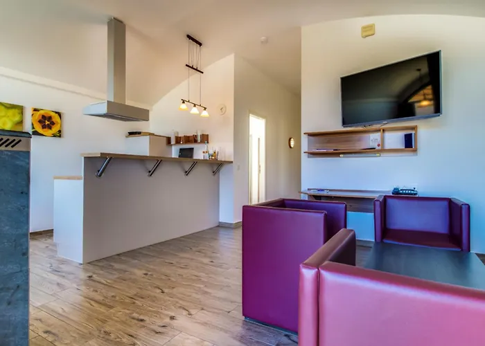 Lagovida Duenenhaus Comfort Familia E Am Stoermthaler * Grosspoesna